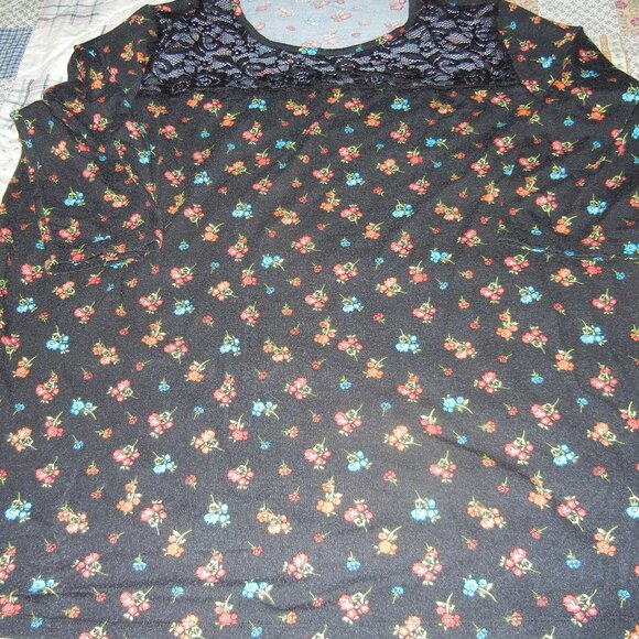 Floral S/S Top Clearance 6 for $25 (wt174) - Picture 1 of 7